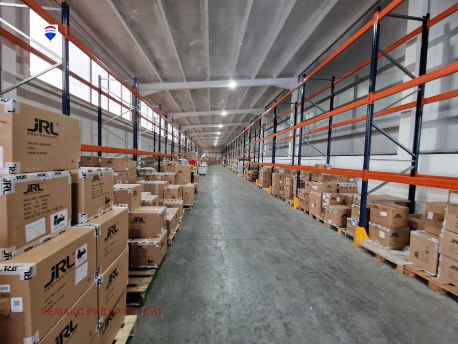 Дава се под наем Склад в Русе, Чародейка - Север - 650 кв.м за 3672 € - Снимка #2