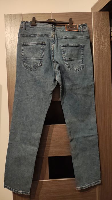 Blugi bărbătești boss tabie 46 cm