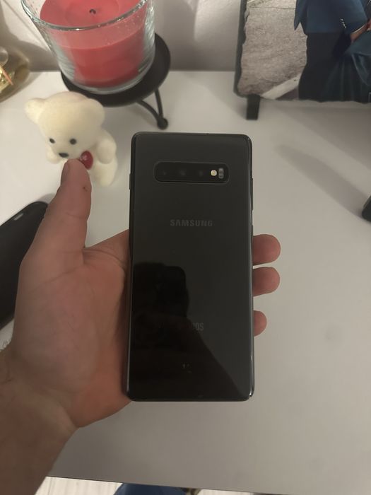 Vand iphone 12 64 gb si samsung galaxy s10 plus 128