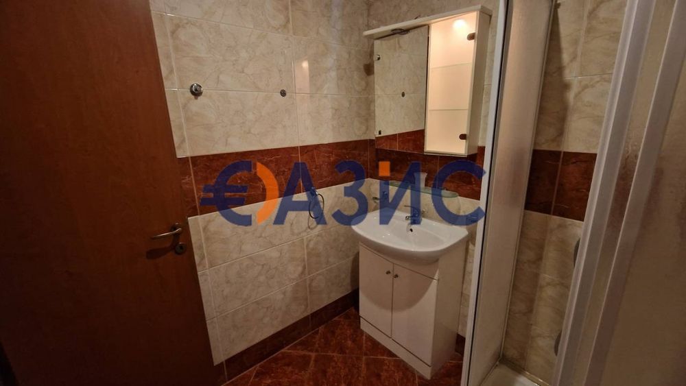 Продава се Двустаен апартамент в к.к. Слънчев бряг - 64 кв.м за 977 €/кв.м - Снимка #11