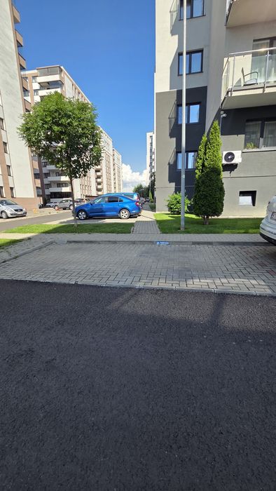 Închiriez loc de parcare Maurer Residence
