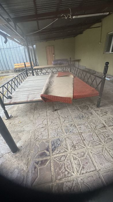 Топчан металический.