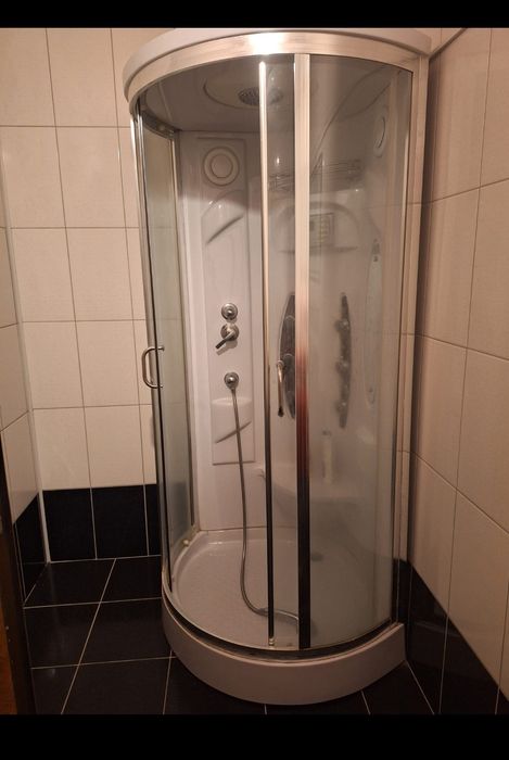 Închiriez  apartament  onesti