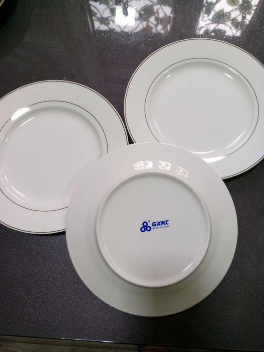 Тарелки большие глубокие.