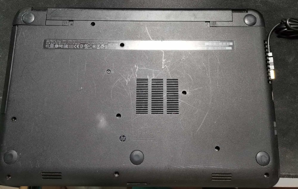 Vand HP 250 cu Windows 7 retro 170 jocuri filme