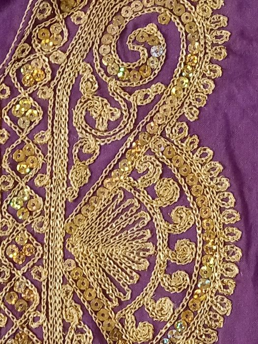 Лилава рокля с пайети