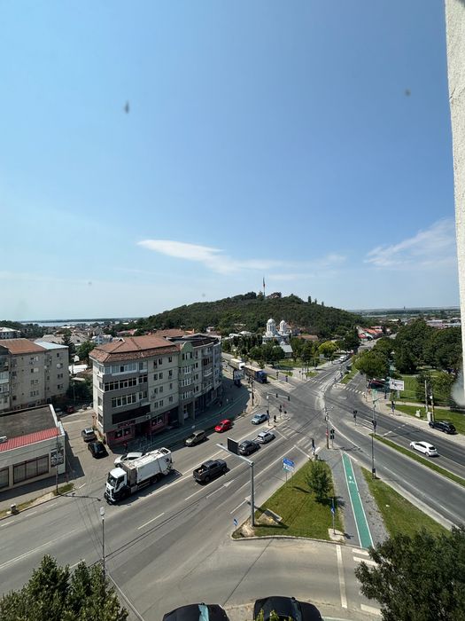 Închiriez apartament