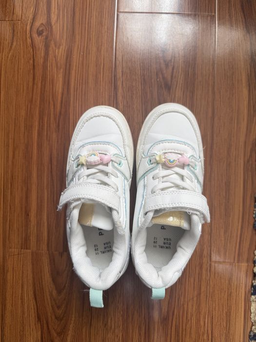 Девчачьи кроссовки