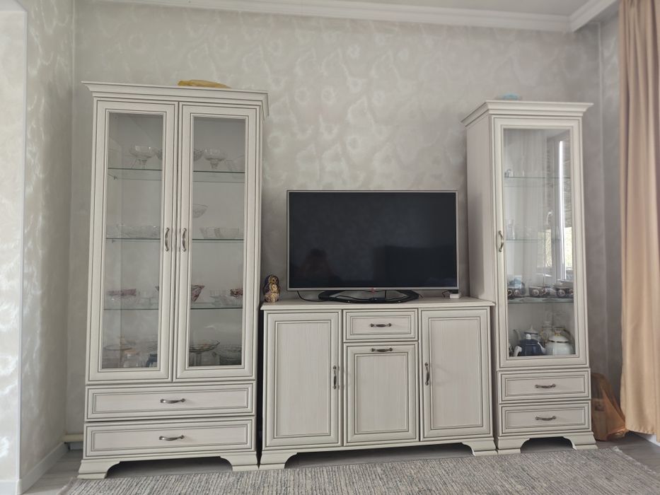 Продам шкаф от Тиффани