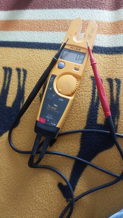 Test electric  Fluke T5-600