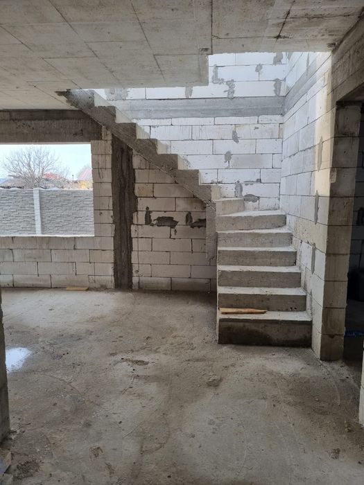 Duplex spate Ambulanța