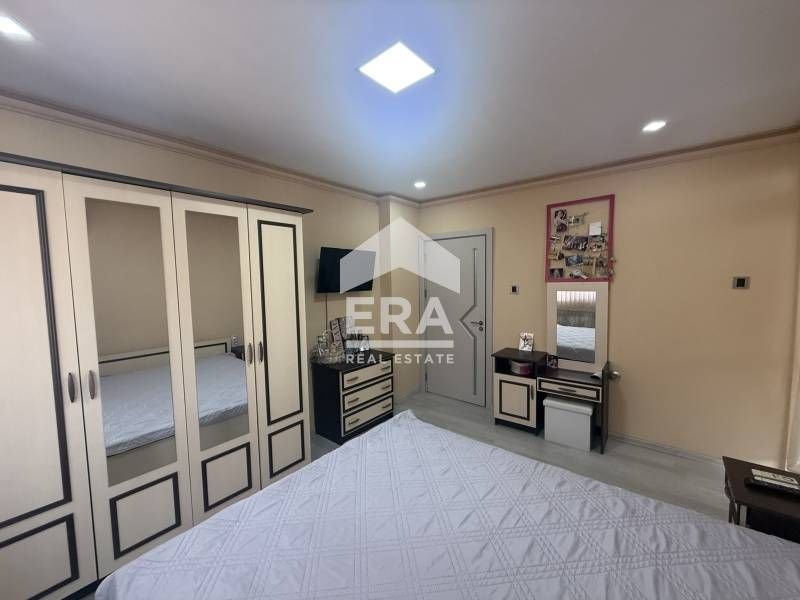 Тристаен апартамент в ж.к. Родина 2