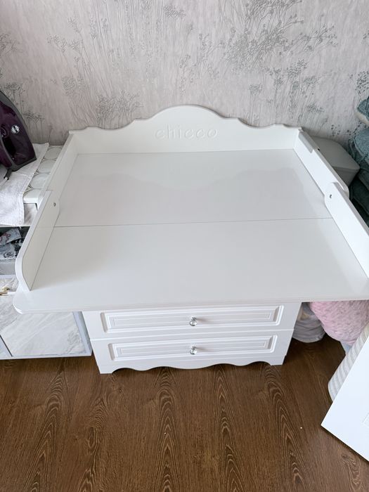 Срочно! Продам шкаф и комод. Кто заберет сегодня отдам все за 100$