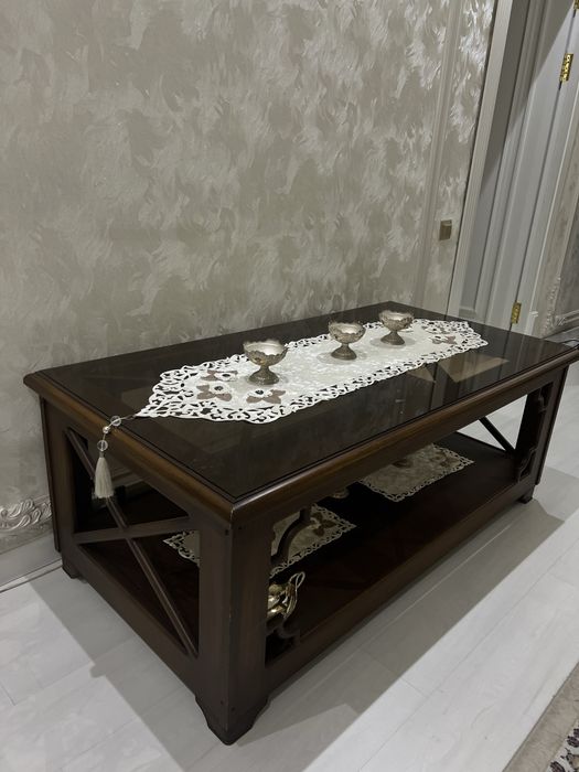 Журнальный столик для ваш дом и офис.