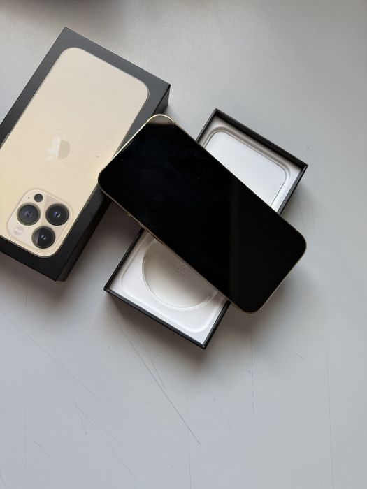 Aйфлн 13 Про бял