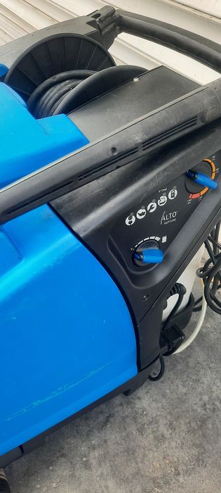 Пароструйка /Водоструйка Nilfisk  Neptune 3 220V 180bar НайВисок Клас от Машините на 220VБързо затопляне