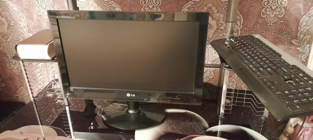 Монитор 18.5 дюймов