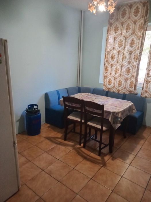 Дава се под наем Тристаен апартамент в Пловдив, Кючук Париж - 92 кв.м за 450 € - Снимка #2