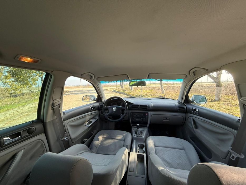 Vând Volkswagen Passat B5