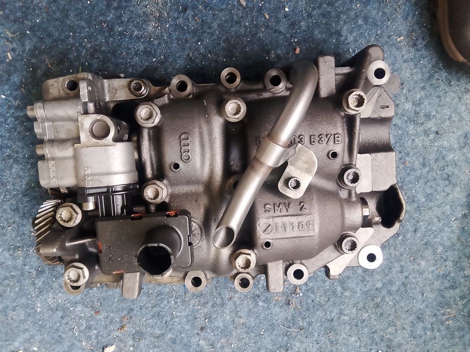 Pompă ulei balansoare Audi A6 4f C6 2.0