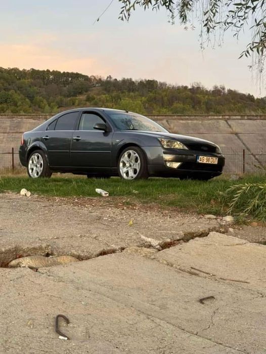 Proprietar ofer spre vânzare Ford Mondeo mk3 Ghia 2.0 tdci 131 cp