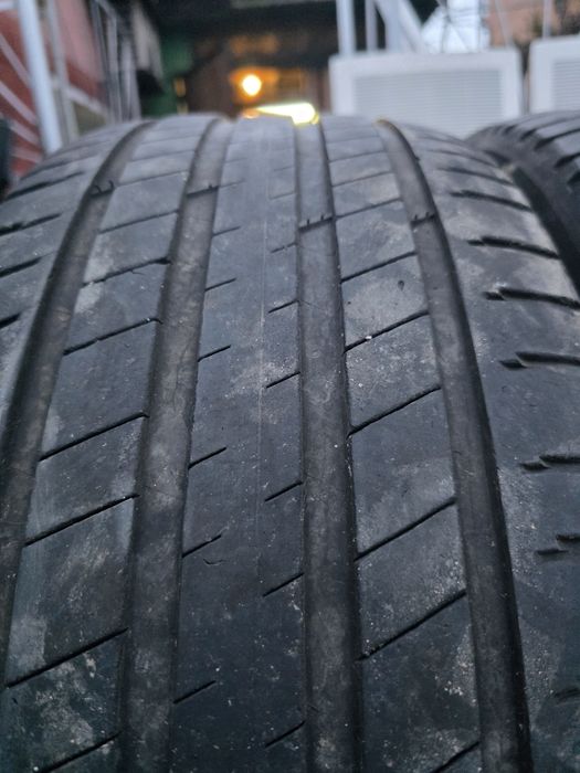 Гуми 235/55/16 с джанти 5х114.3 thompson