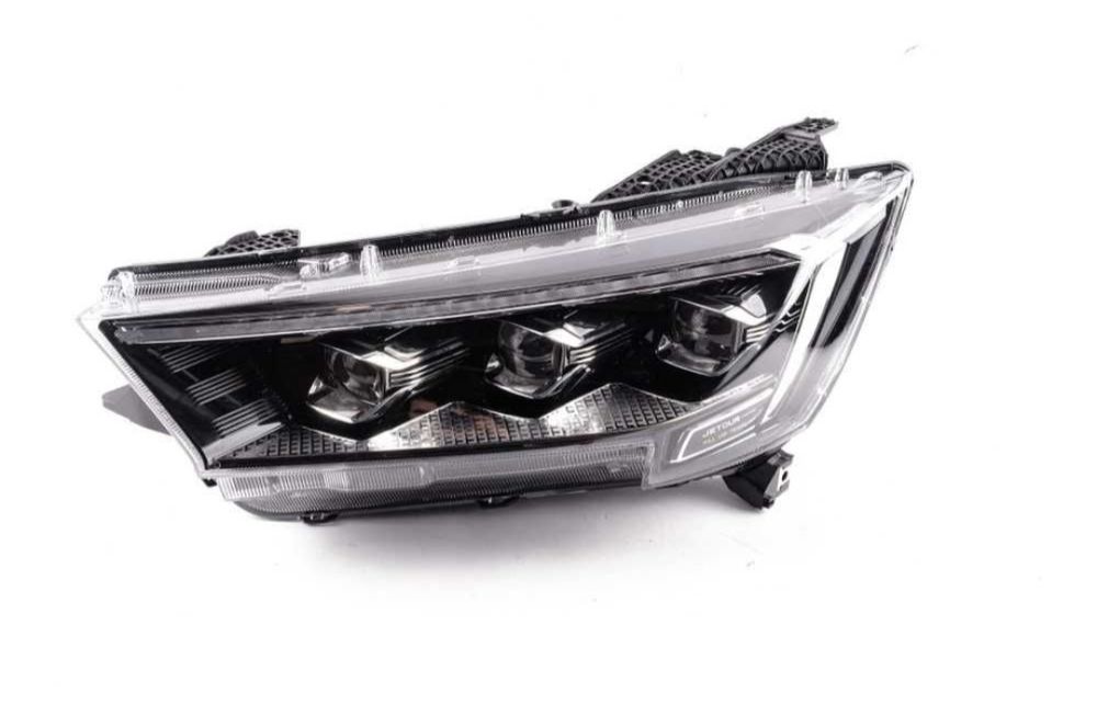 Продам бампер на jetour  x70 x90 plus