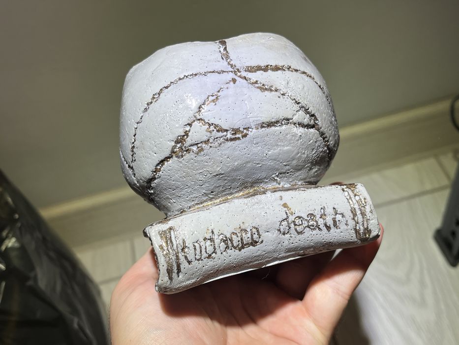 череп пепельница