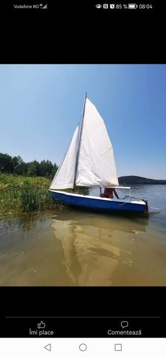 Vând barcă cu vele