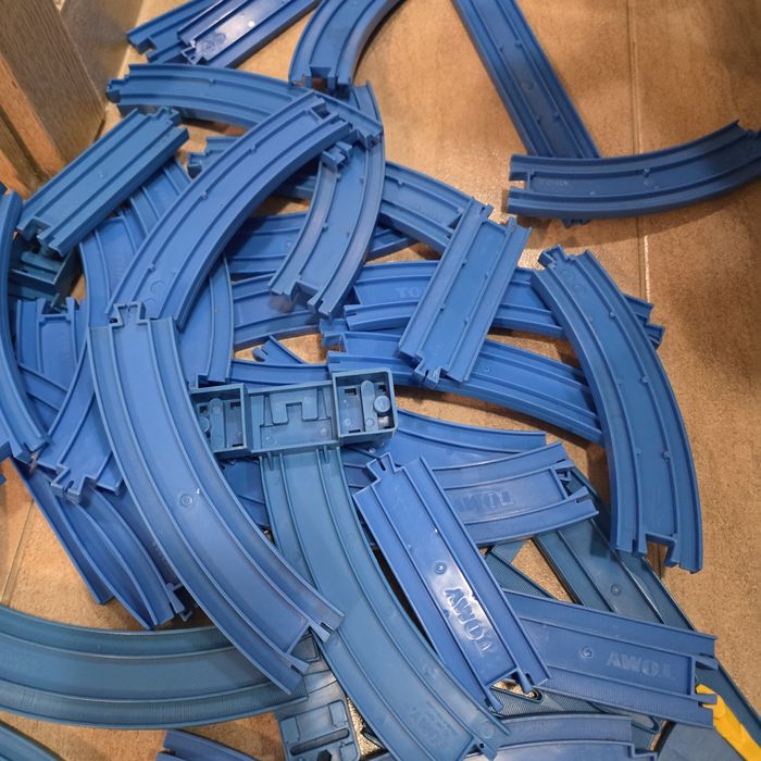 Релси за влакче "Томас и приятели"/Thomas and friends. 119 бройки.