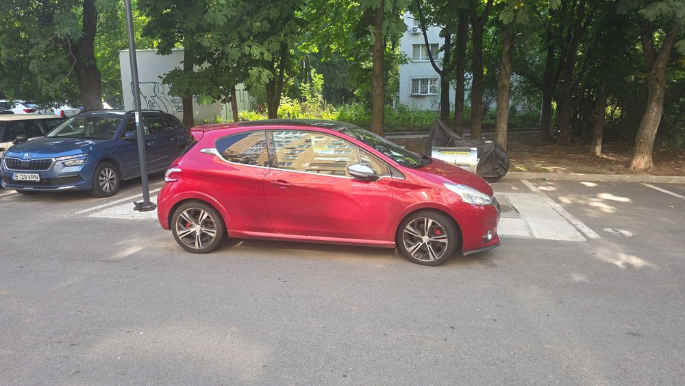 PEUGEOT 208 2014 — imagine 4