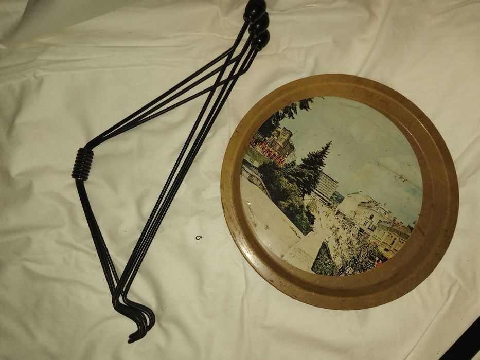 Продавам руска сгъваема масичка.