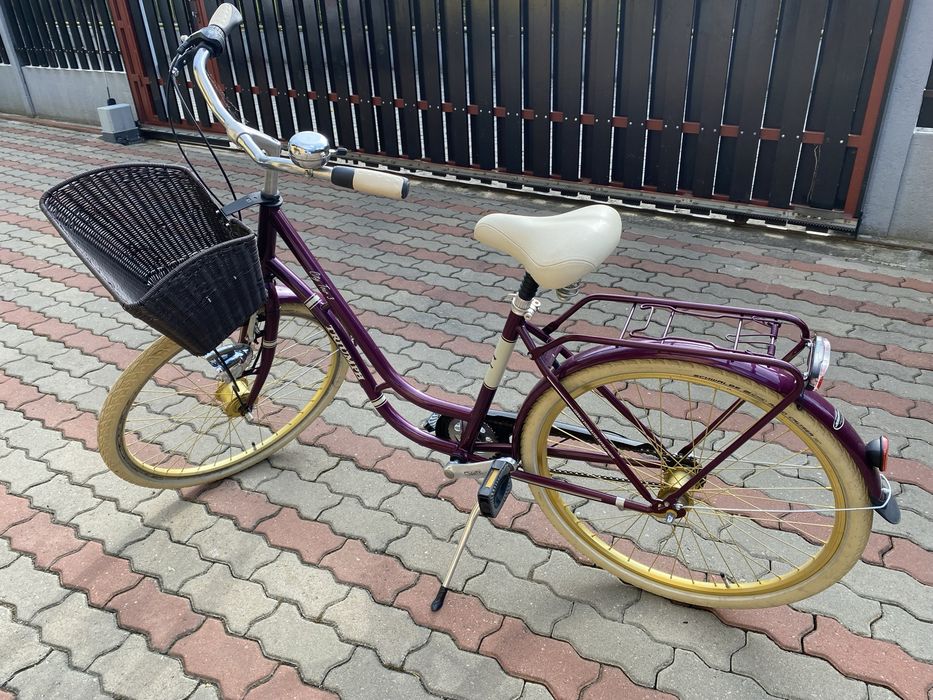 Vand 2 biciclete , Triumf si pegas noi nefolosite .