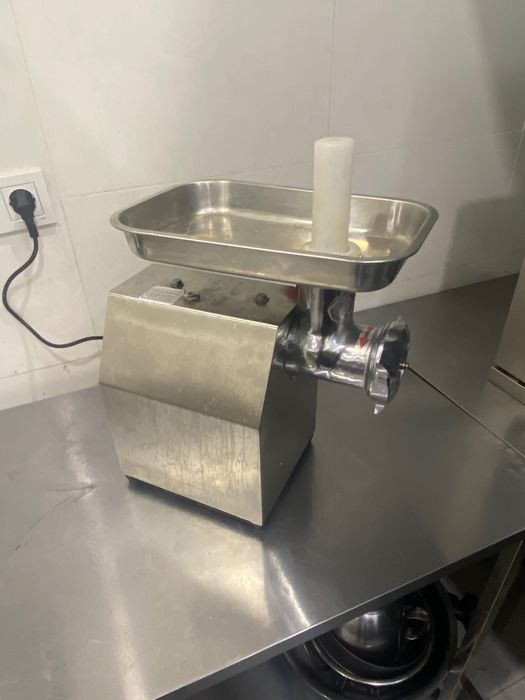 Мясорубка профессиональная