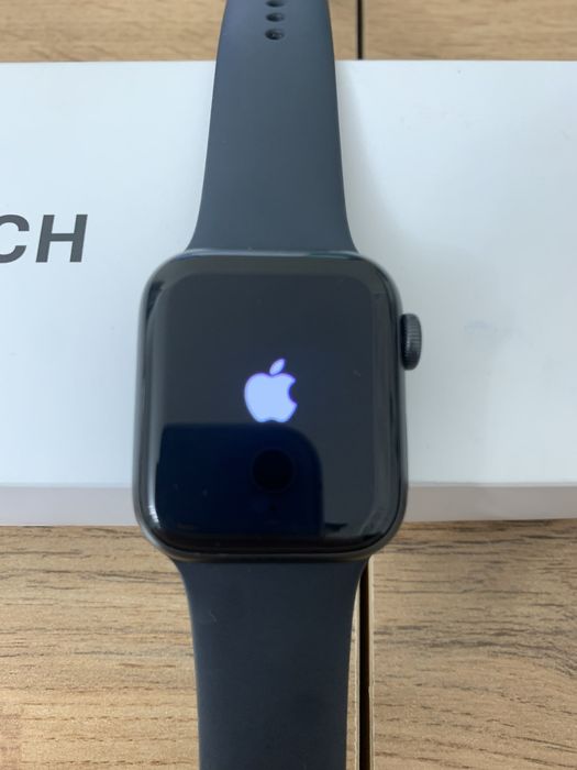 Apple Watch SE 2 — 40 мм