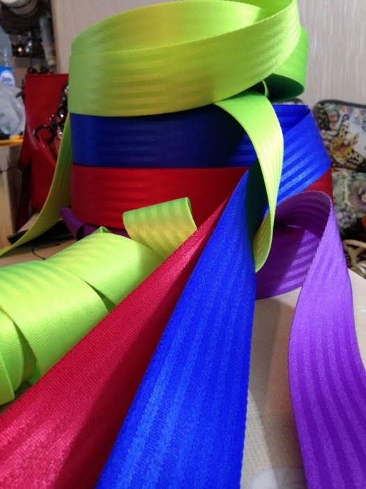 Цветные ремни безопасности