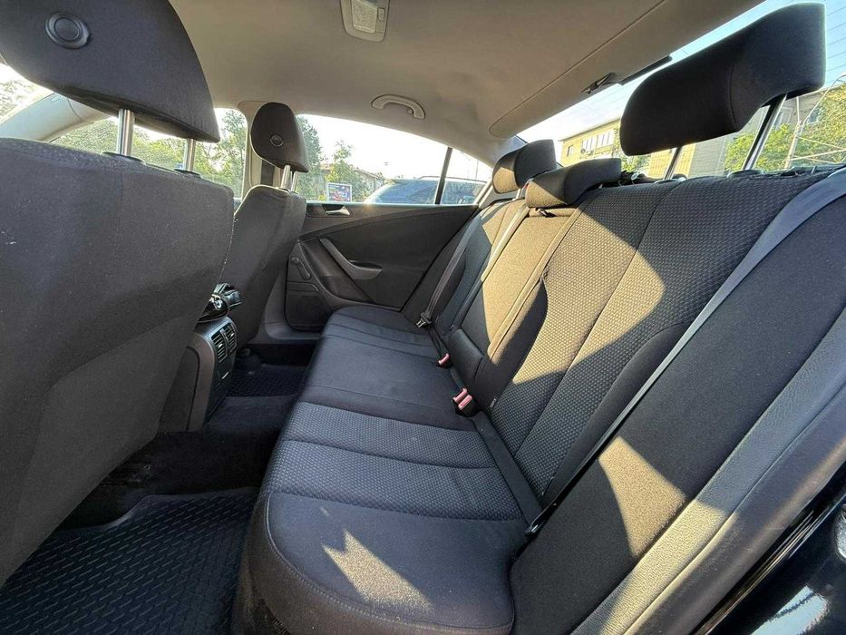 **Volkswagen Passat B6 Comfortline Putere: 110 CP• 2.0 TDI Common Rail • Euro 5 • (prima înmatriculare 2011) • 221.000 km**| Gata pentru drumuri lungi