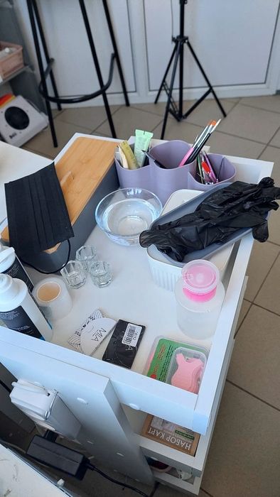 Продам этажерку помощник для бьюти мастера