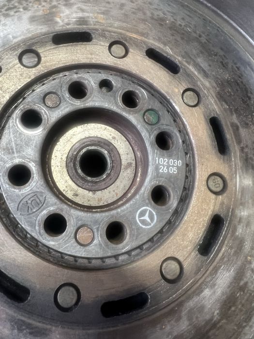 Демпферный маховик мерседес