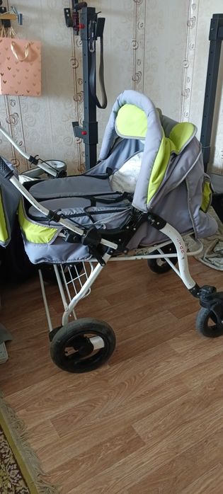 Коляска для двойни с переносками