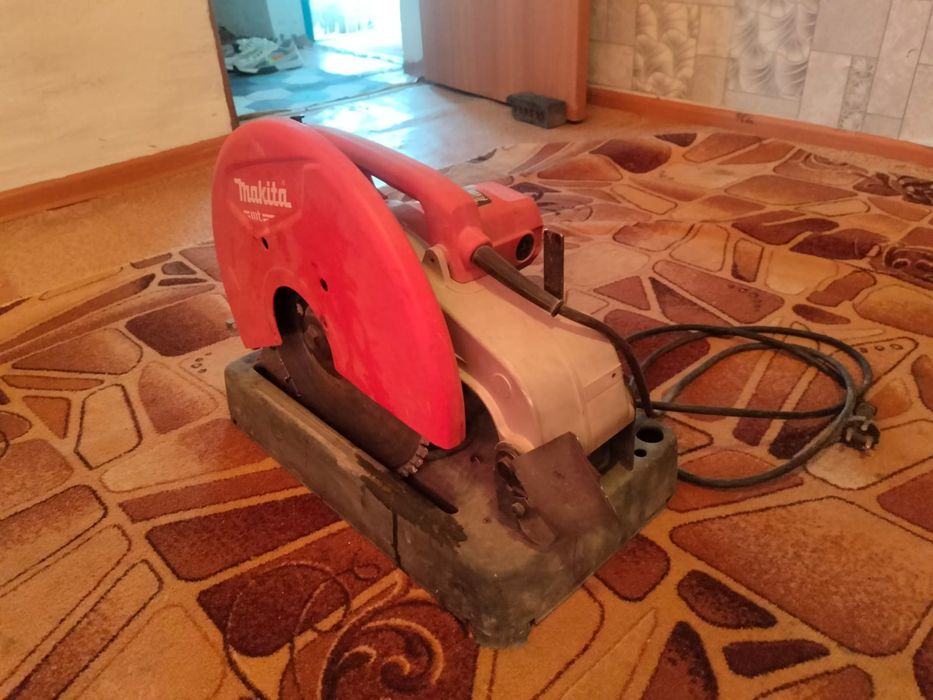 Продам торцовочная пила