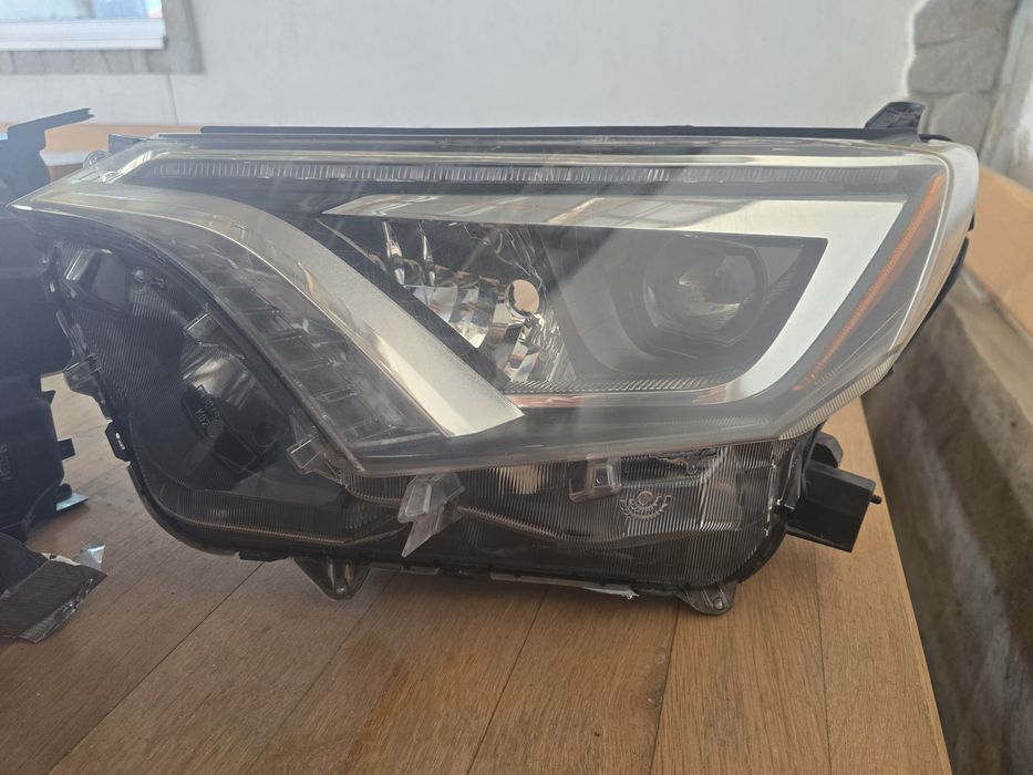 LED Фарове тойота Rav 4