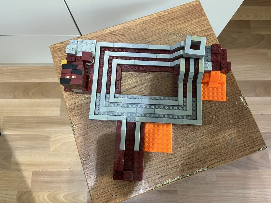 Lego minecraft , собранный набор