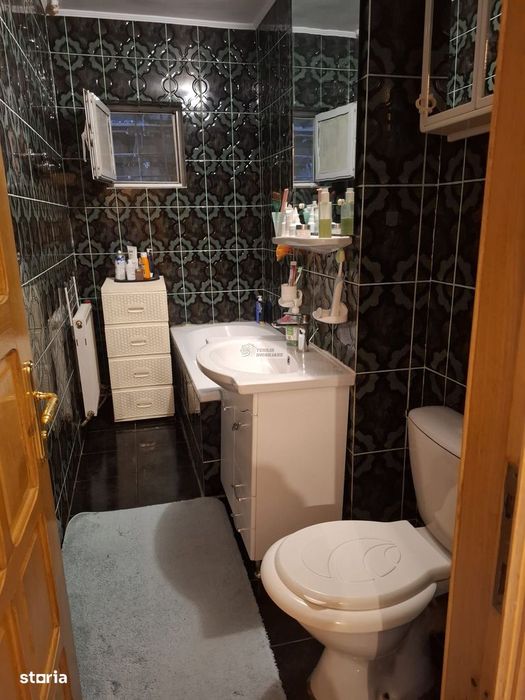 Apartament de 4 camere+ 1 /etaj 2/125mp /Independentei/Focsani/Finante