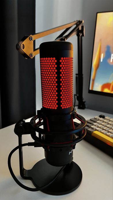 HyperX Quadcast микрофон