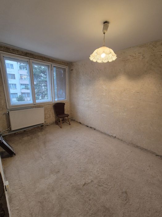 Vand apartament 2 camere - neamenajat