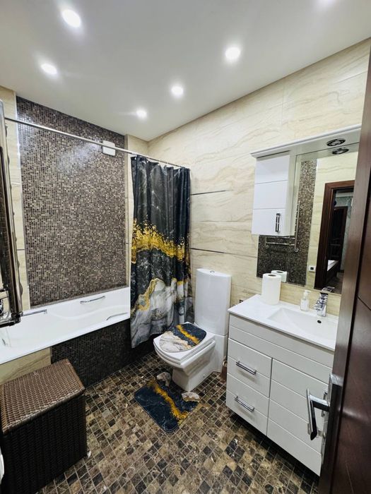 Ц-, дом справа от Ecorn, спец.план с лифтом Сдается на долгий срок.