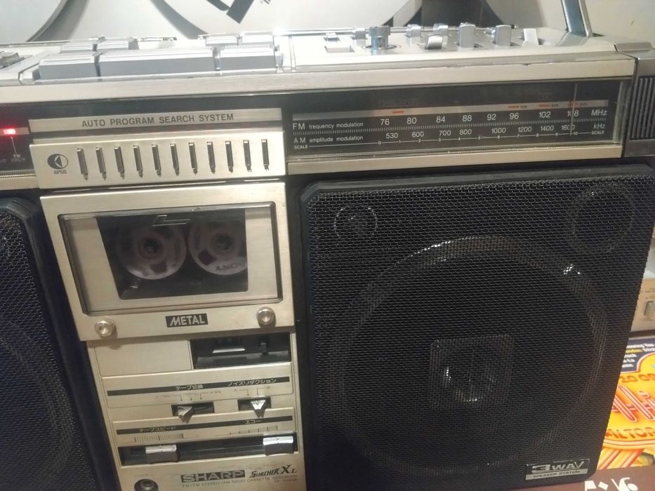 SHARP Gf 508SB la 230V AM/FM radio tape recorder