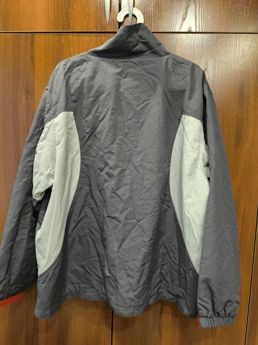 Продам куртку джинсовую,ветровку