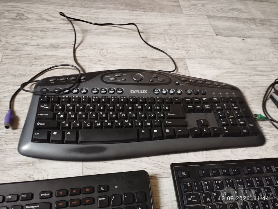 клавиатури 4штуки.без usb ресирвера.проверайте забирайте.за все 65тыся